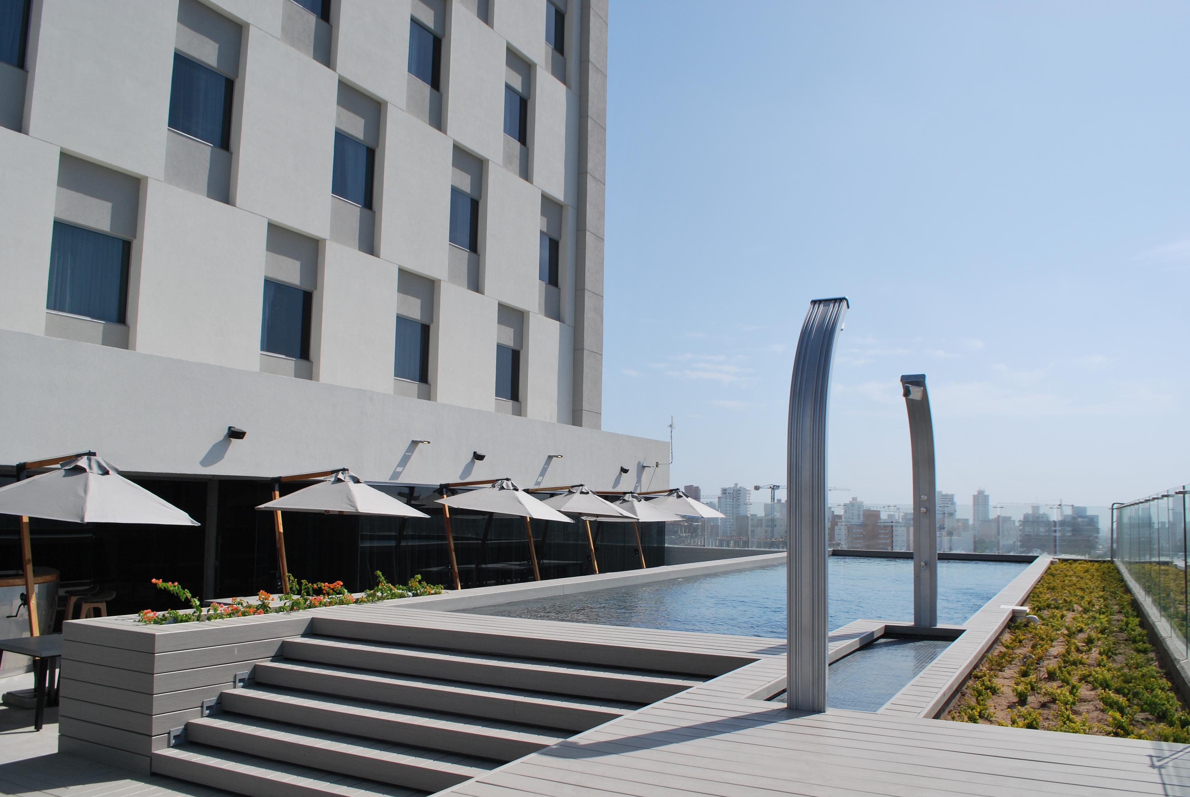 Hotel Movich Buro 51 Barranquilla  Esterno foto The pool at the hotel