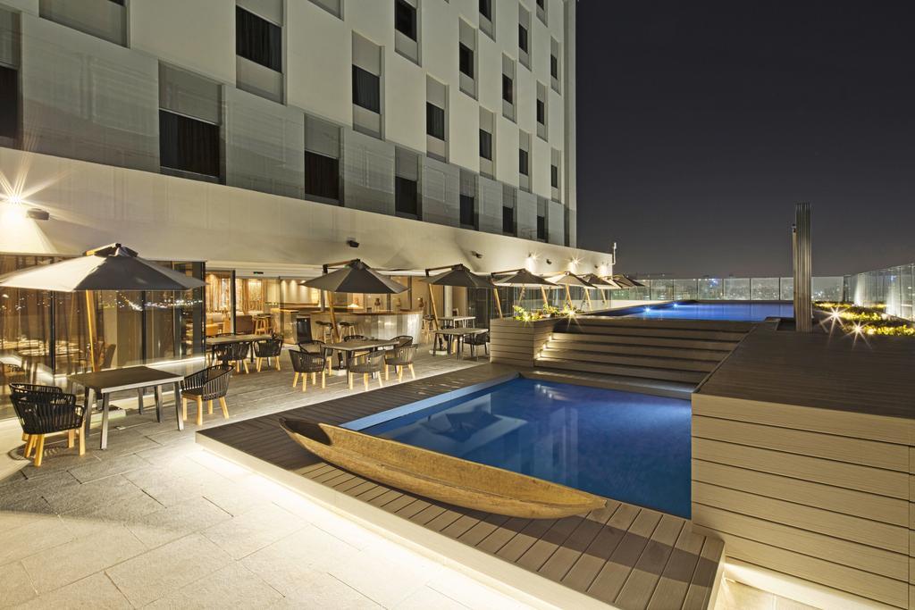 Hotel Movich Buro 51 Barranquilla  Esterno foto The pool at the hotel